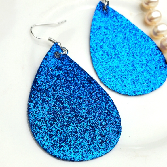 💫5/$25 Glitter Blue Teardrop Earrings - Picture 3 of 3